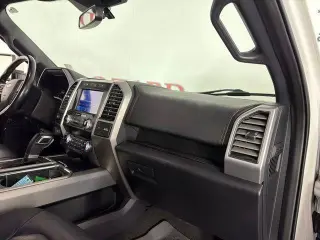 Ford F-150 2020 4x4 Platinum 4 puertas SuperCrew 5.5 pies. SB