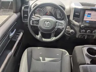 Ram 1500 2024 4x4 Big Horn Cabina Crew de 4 puertas, 5.6 pies. Pickup SB
