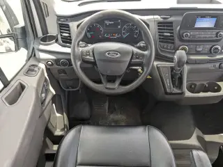 Furgoneta de Carga Ford Transit 2023 AWD 250 3 puertas SWB Techo Medio