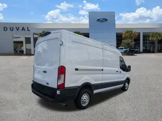 Furgoneta de Carga Ford Transit 2023 AWD 250 3 puertas SWB Techo Medio