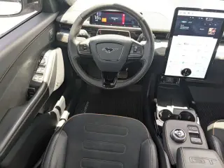 Ford Mustang Mach-E 2022 AWD GT 4 puertas SUV