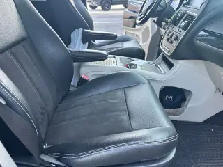 Dodge Grand Caravan 2019 SXT 4 puertas Minivan
