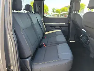 Ford F-150 2024 4x2 STX 4 puertas SuperCrew 5.5 pies SB