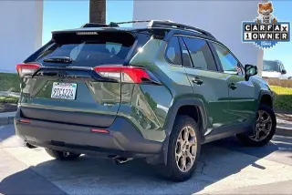 Toyota RAV4 Híbrido 2025 Edición AWD Woodland 4 puertas SUV