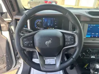 Ford Bronco 2022 4x4 Outer Banks 4 puertas SUV