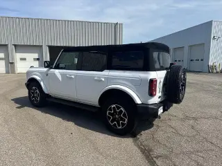 Ford Bronco 2022 4x4 Outer Banks 4 puertas SUV