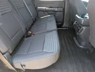 Ford F-150 2023 4x2 XL 4 puertas SuperCrew 5.5 pies. SB