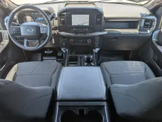 Ford F-150 2023 4x2 XL 4 puertas SuperCrew 5.5 pies. SB