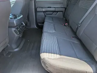 Ford F-150 2023 4x2 XL 4 puertas SuperCrew 5.5 pies. SB