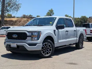 Ford F-150 2023 4x2 XL 4 puertas SuperCrew 5.5 pies. SB