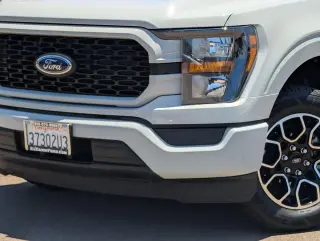 Ford F-150 2023 4x2 XL 4 puertas SuperCrew 5.5 pies. SB