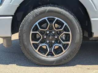 Ford F-150 2023 4x2 XL 4 puertas SuperCrew 5.5 pies. SB