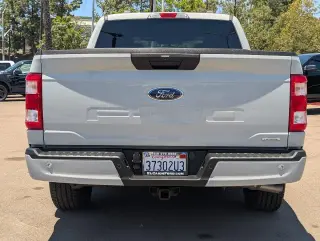 Ford F-150 2023 4x2 XL 4 puertas SuperCrew 5.5 pies. SB