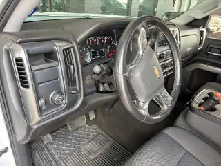 Chevrolet Silverado 1500 2016 4x2 LT 4 puertas Cabina Crew 5.8 pies. Caja corta