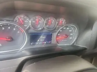 Chevrolet Silverado 1500 2021 4x4 RST 4 puertas Cabina Crew 5.8 pies. Caja corta