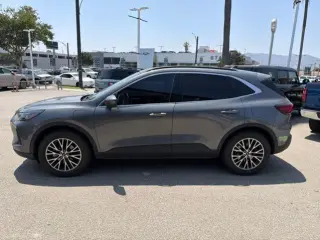 Ford Escape Plug-In Hybrid 2023 Base 4dr SUV