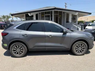 Ford Escape Plug-In Hybrid 2023 Base 4dr SUV