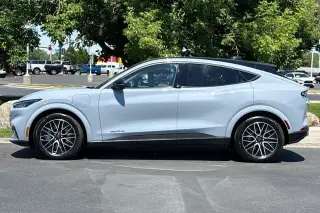Ford Mustang Mach-E 2025 AWD Premium 4 puertas SUV
