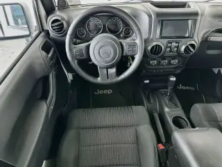 Jeep Wrangler Unlimited 2011 4x4 Sport 4 puertas SUV