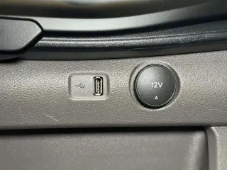 Ford Transit 2025 250 3 puertas LWB Techo Bajo Furgón de Carga
