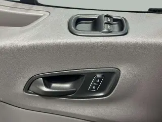 Ford Transit 2025 250 3 puertas LWB Techo Bajo Furgón de Carga