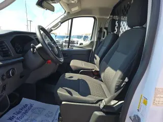 Ford Transit 2025 250 3 puertas SWB Techo bajo Furgón de Carga