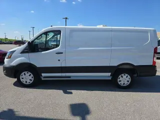 Ford Transit 2025 250 3 puertas SWB Techo bajo Furgón de Carga