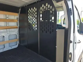 Ford Transit 2025 250 3 puertas SWB Techo bajo Furgón de Carga