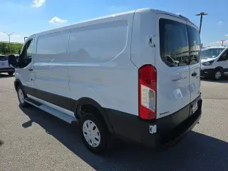 Ford Transit 2025 250 3 puertas SWB Techo bajo Furgón de Carga