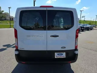 Ford Transit 2025 250 3 puertas SWB Techo bajo Furgón de Carga