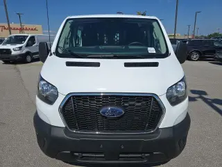 Ford Transit 2025 250 3 puertas SWB Techo bajo Furgón de Carga
