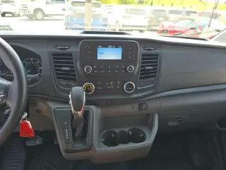Ford Transit 2025 250 3 puertas SWB Techo bajo Furgón de carga