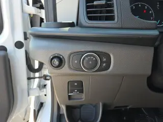 Ford Transit 2025 250 3 puertas SWB Techo bajo Furgón de carga