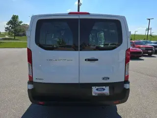 Ford Transit 2025 250 3 puertas SWB Techo bajo Furgón de carga