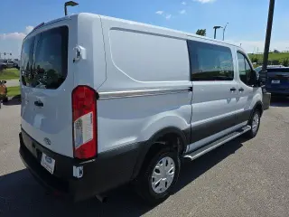 Ford Transit 2025 250 3 puertas SWB Techo bajo Furgón de carga