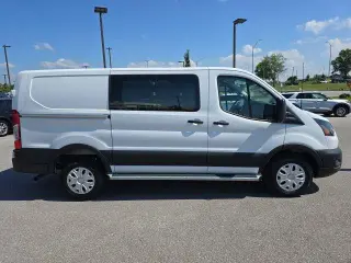 Ford Transit 2025 250 3 puertas SWB Techo bajo Furgón de carga