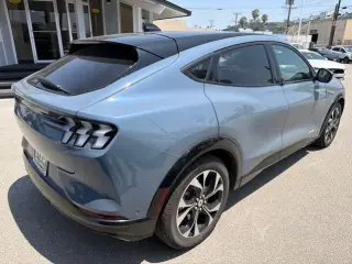 Ford Mustang Mach-E 2023 Premium 4dr SUV