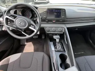 Hyundai ELANTRA 2023 SE 4 puertas Sedan
