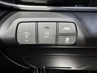 Hyundai ELANTRA 2023 SE 4 puertas Sedan