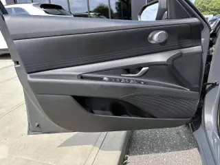 Hyundai ELANTRA 2023 SE 4 puertas Sedan