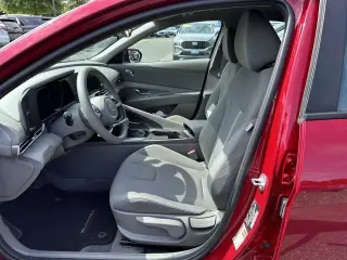 Hyundai ELANTRA 2023 SE 4 puertas Sedan