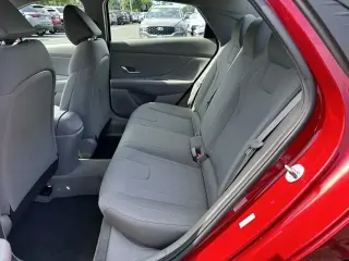 Hyundai ELANTRA 2023 SE 4 puertas Sedan
