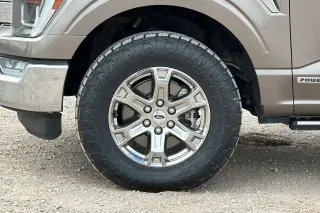 Ford F-150 2021 4x4 Lariat 4 puertas SuperCrew 5.5 pies. Caja corta
