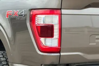 Ford F-150 2021 4x4 Lariat 4 puertas SuperCrew 5.5 pies. Caja corta