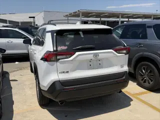 Toyota RAV4 2021 AWD XLE 4 puertas SUV