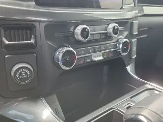 Ford F-150 2023 4x2 XL 4 puertas SuperCrew 5.5 pies SB