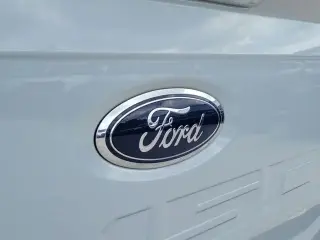 Ford F-150 2023 4x2 XL 4 puertas SuperCrew 5.5 pies SB