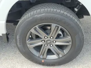 Ford F-150 2023 4x2 XL 4 puertas SuperCrew 5.5 pies SB
