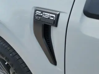 Ford F-150 2023 4x2 XL 4 puertas SuperCrew 5.5 pies SB