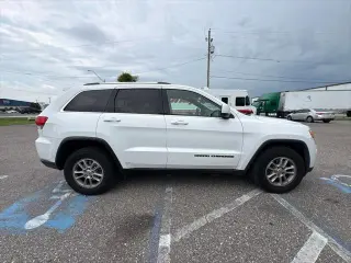 Jeep Grand Cherokee 2018 4x4 Laredo 4 puertas SUV